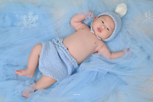 老河口宝宝眼睛肿是什么原因